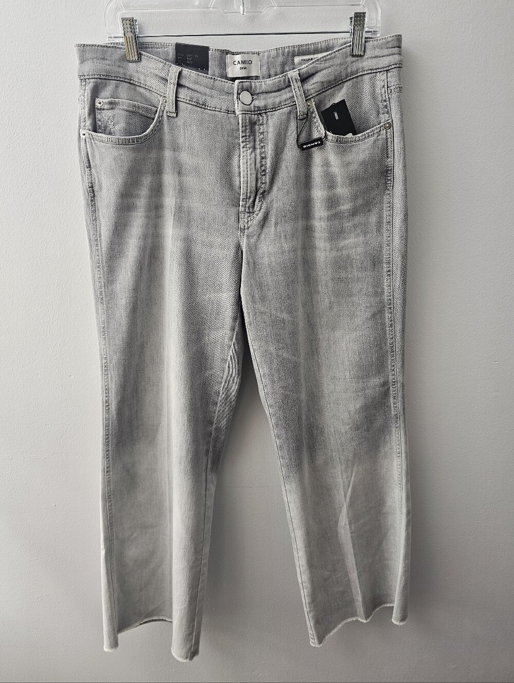 cameo Women’s Flare Jeans in Light Gray